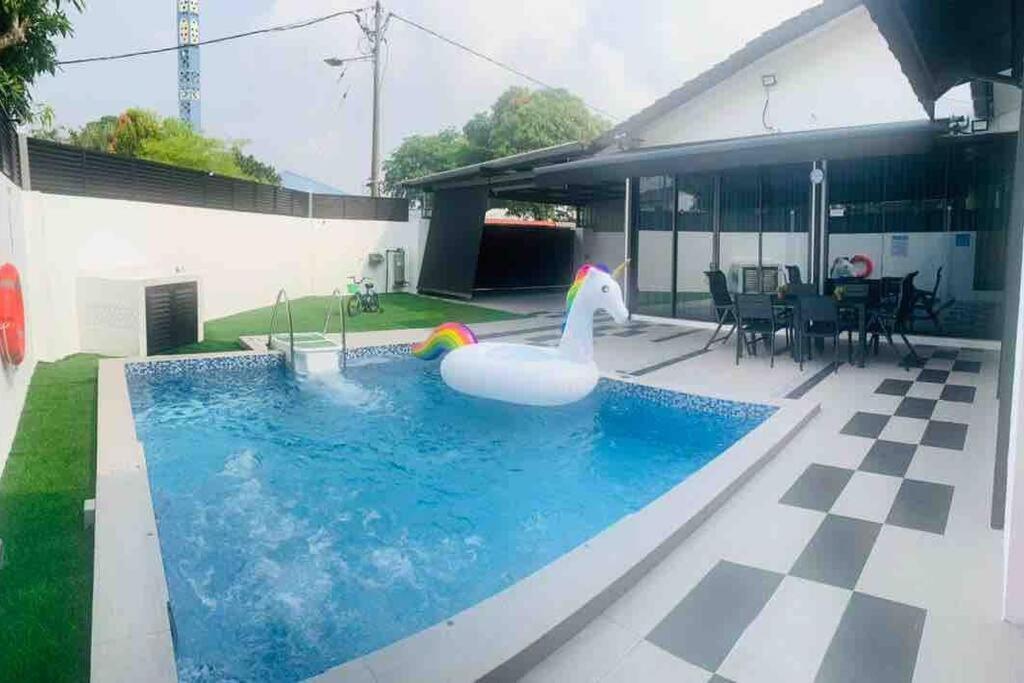 Abbie'S Private Pool Villa Bukit Mertajam Penang מראה חיצוני תמונה